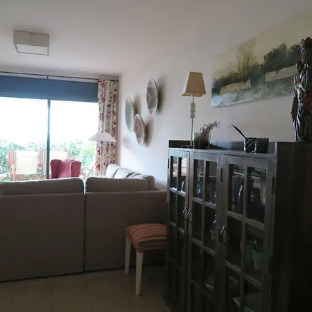 Apartamento Con Jardin Apartment *